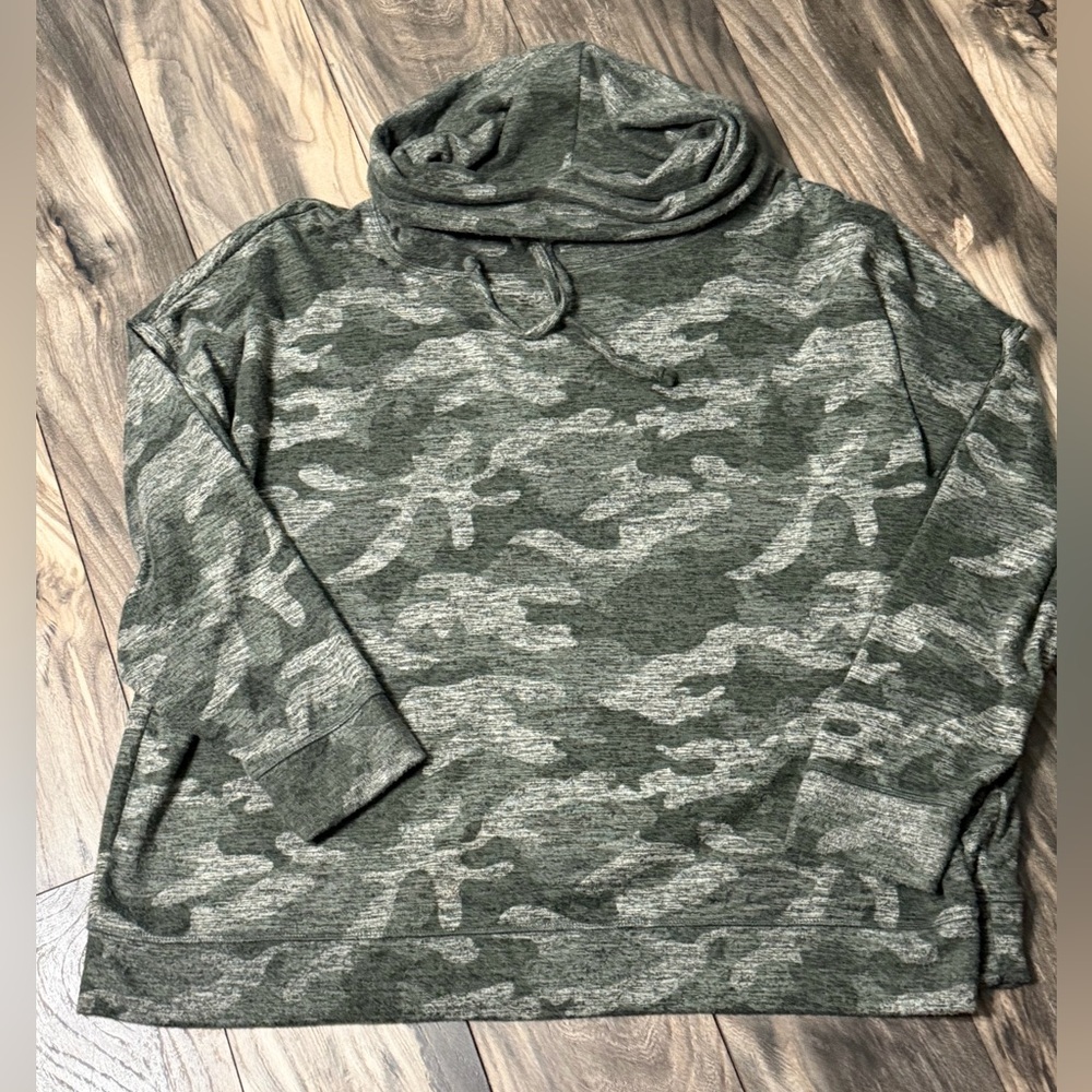Maurices Women's Green Camo Sweater